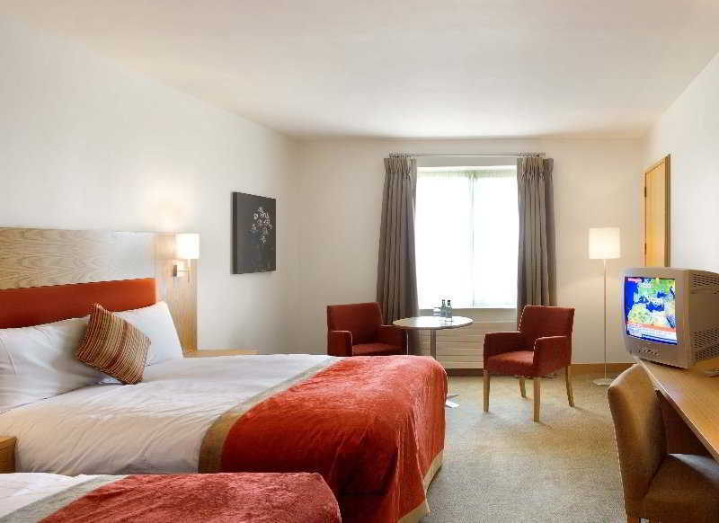 Maldron Hotel Portlaoise Экстерьер фото