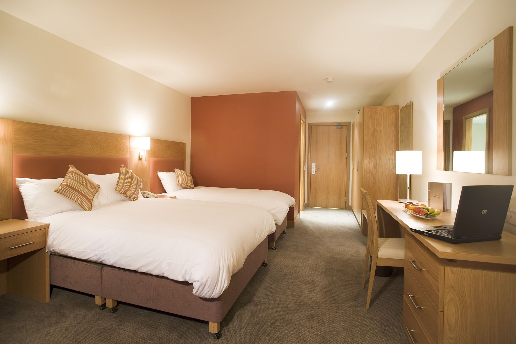 Maldron Hotel Portlaoise Экстерьер фото