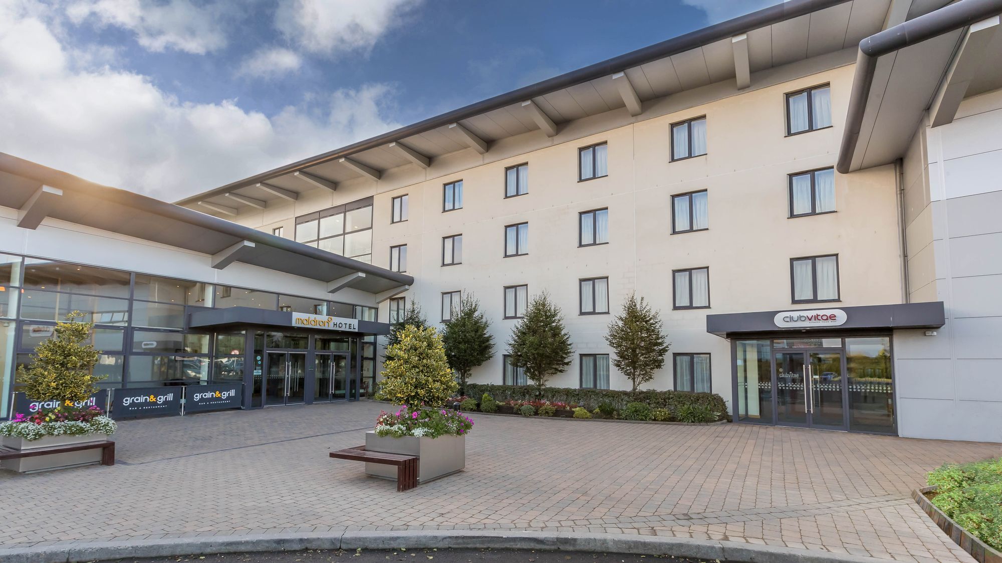 Maldron Hotel Portlaoise Экстерьер фото